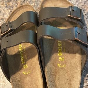 Size 39 brown leather Birkenstock never worn
